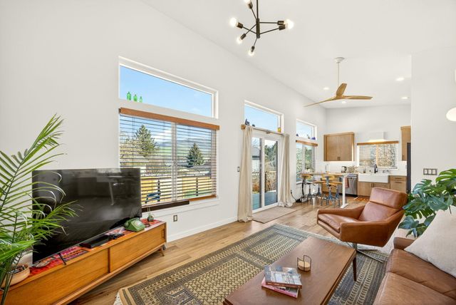 463 E Hersey Street, Ashland, OR 97520