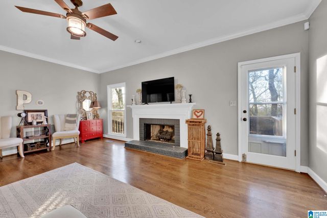 1038 CREST ROAD, Leeds, AL 35094