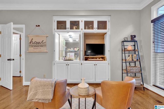 1038 CREST ROAD, Leeds, AL 35094