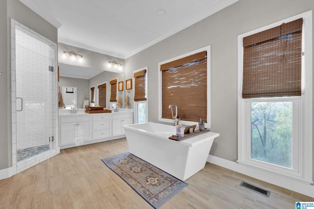 1038 CREST ROAD, Leeds, AL 35094