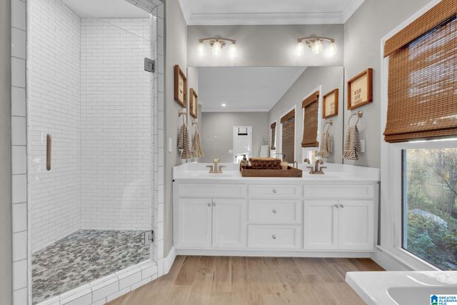 1038 CREST ROAD, Leeds, AL 35094