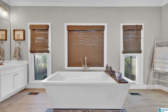 1038 CREST ROAD, Leeds, AL 35094