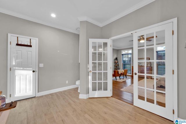 1038 CREST ROAD, Leeds, AL 35094