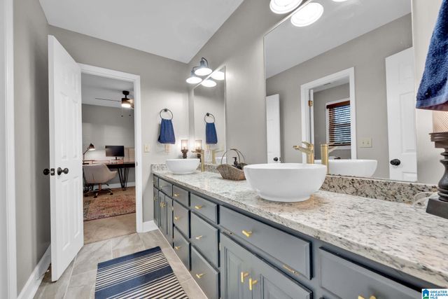 1038 CREST ROAD, Leeds, AL 35094