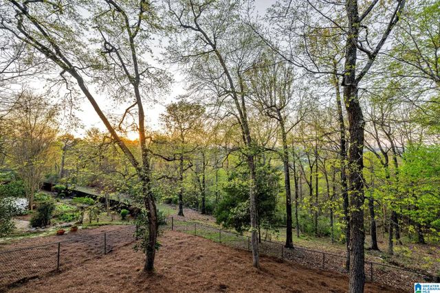 1038 CREST ROAD, Leeds, AL 35094