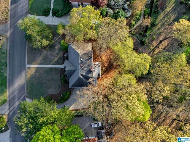 1038 CREST ROAD, Leeds, AL 35094