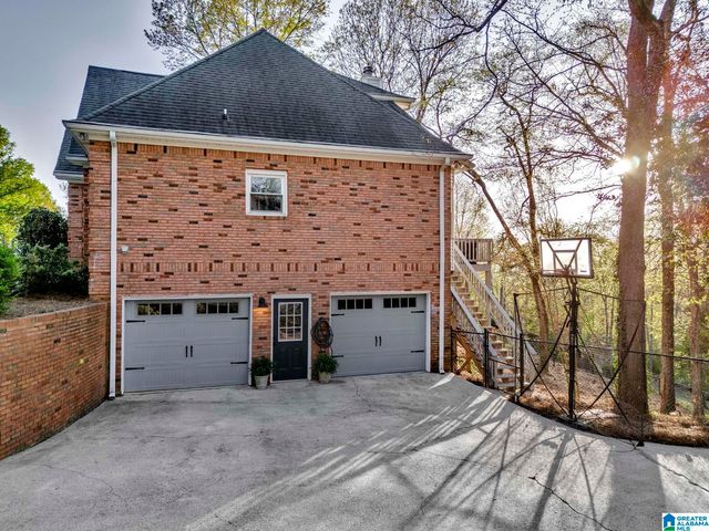 1038 CREST ROAD, Leeds, AL 35094