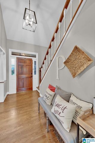 1038 CREST ROAD, Leeds, AL 35094