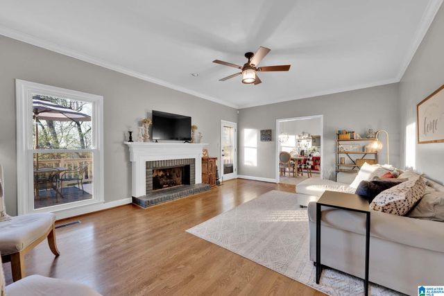 1038 CREST ROAD, Leeds, AL 35094