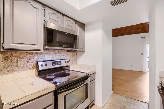 5998 N 78TH Street 203, Scottsdale, AZ 85250