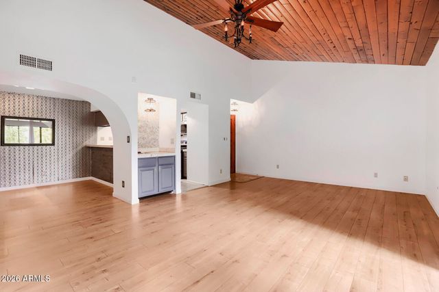 5998 N 78TH Street 203, Scottsdale, AZ 85250
