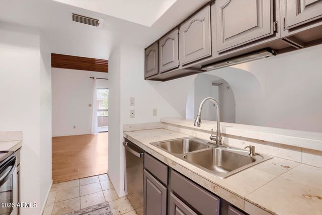 5998 N 78TH Street 203, Scottsdale, AZ 85250