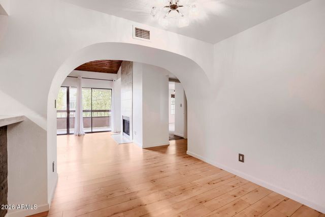 5998 N 78TH Street 203, Scottsdale, AZ 85250