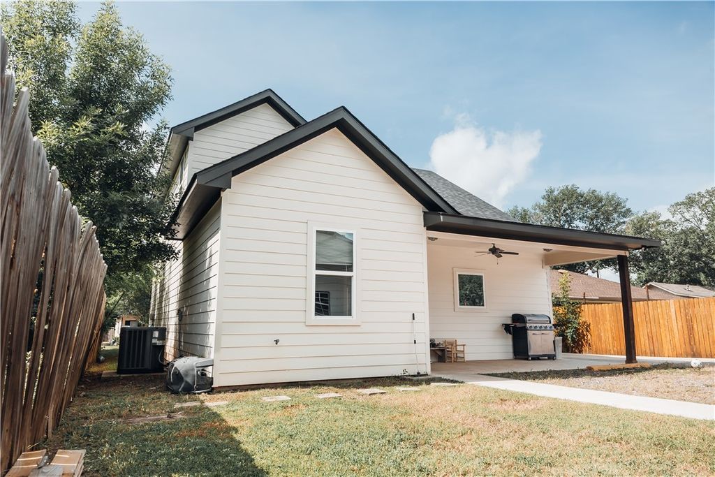 1508 Boone, Bryan, TX 77803 — photo 2