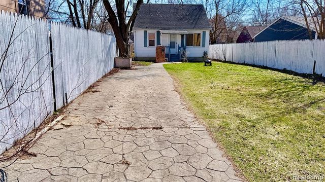 7540 Prospect Avenue, Warren, MI 48091