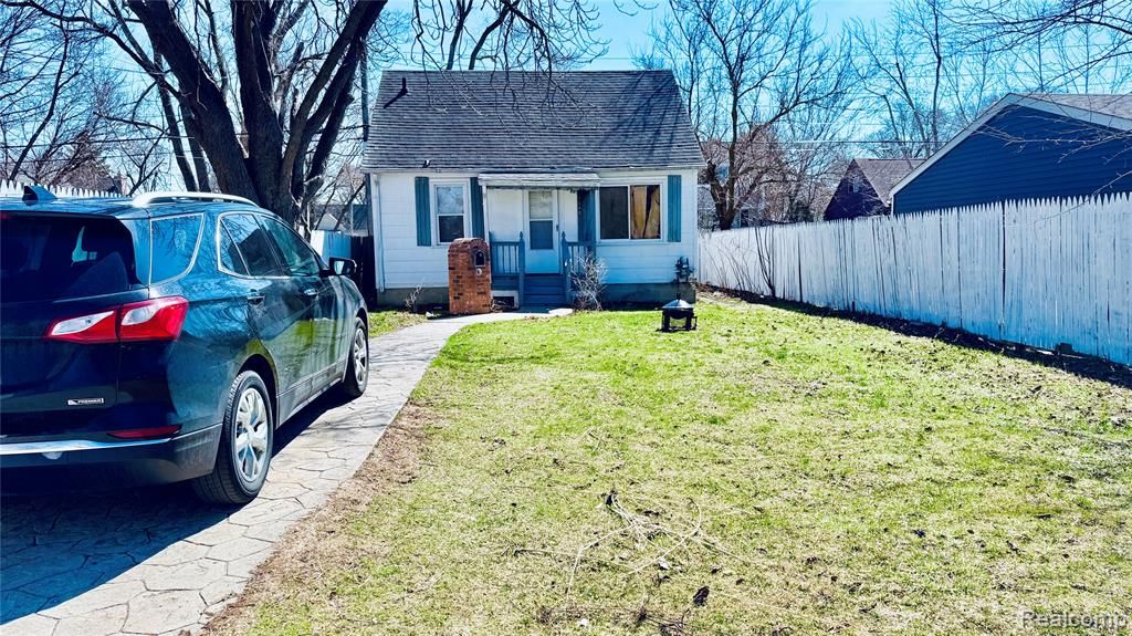 7540 Prospect Avenue, Warren, MI 48091