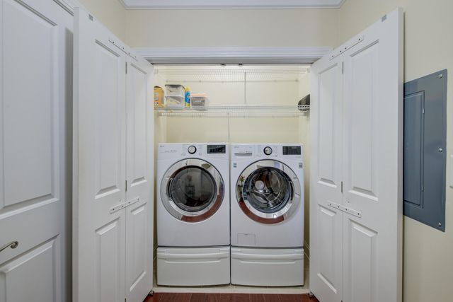 2244 Ashley Crossing Drive Unit 237, Charleston, SC 29414