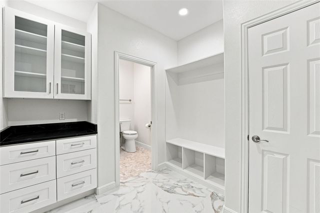 212 Makaha DR, Bastrop, TX 78602