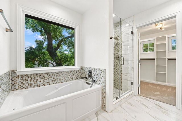 212 Makaha DR, Bastrop, TX 78602