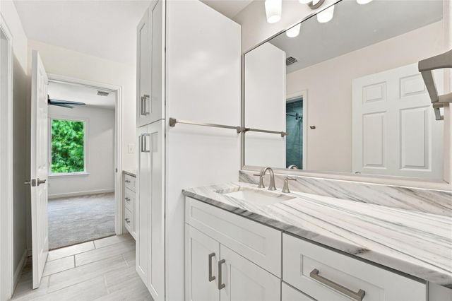 212 Makaha DR, Bastrop, TX 78602