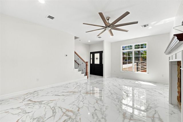 212 Makaha DR, Bastrop, TX 78602