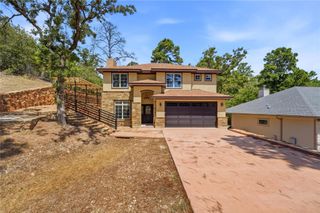 212 Makaha DR, Bastrop, TX 78602