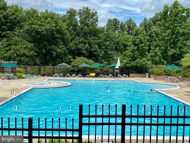 5613 SUGARBUSH LN, Rockville, MD 20852