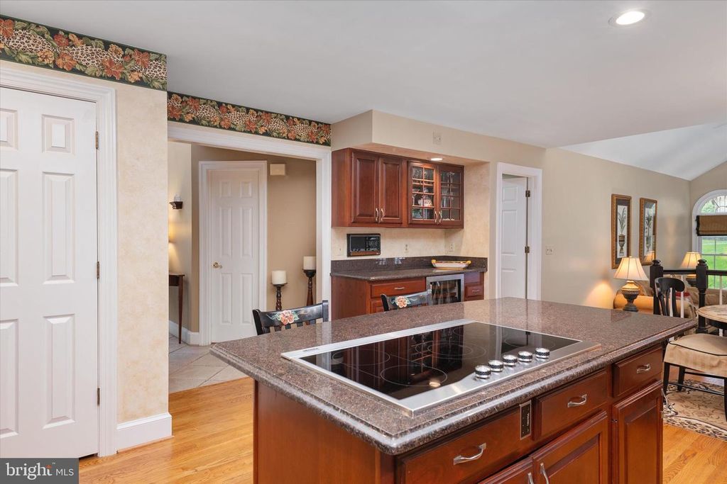 Image 16 of property listing at 5613 SUGARBUSH LN, Rockville, MD 20852