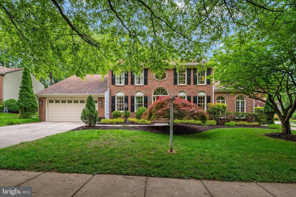 Image 2 of property listing at 5613 SUGARBUSH LN, Rockville, MD 20852