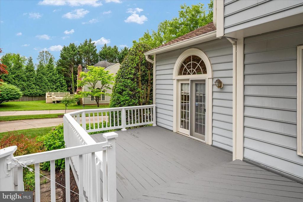 Image 40 of property listing at 5613 SUGARBUSH LN, Rockville, MD 20852