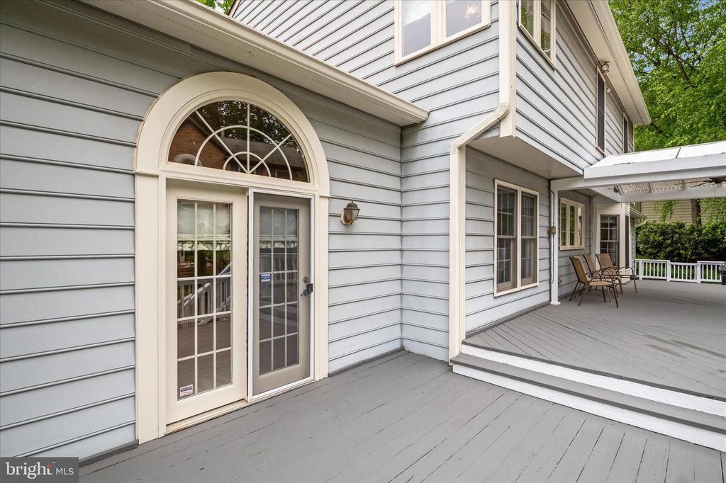 Image 41 of property listing at 5613 SUGARBUSH LN, Rockville, MD 20852