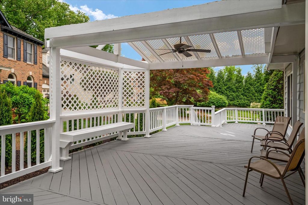 Image 43 of property listing at 5613 SUGARBUSH LN, Rockville, MD 20852