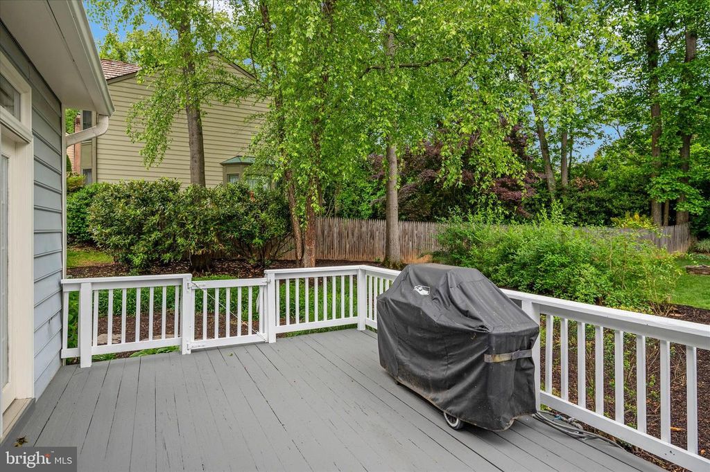 Image 47 of property listing at 5613 SUGARBUSH LN, Rockville, MD 20852
