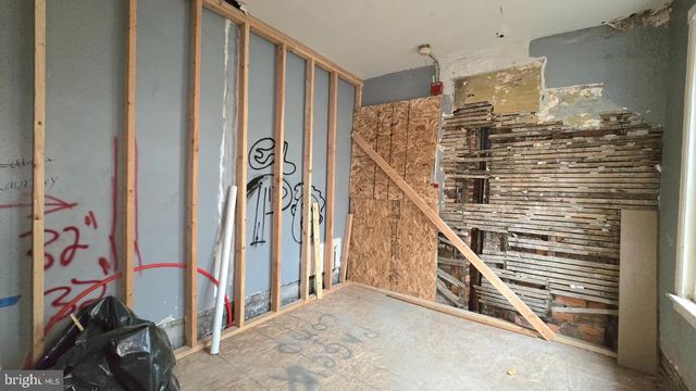 902 S 47TH ST, Philadelphia, PA 19143