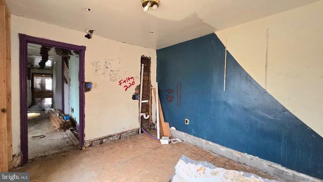 902 S 47TH ST, Philadelphia, PA 19143