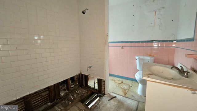 902 S 47TH ST, Philadelphia, PA 19143