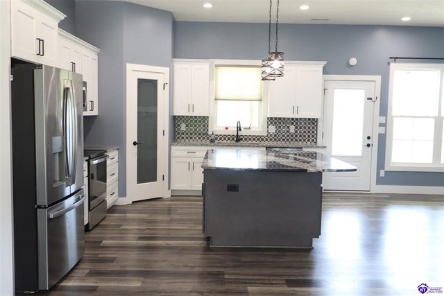 816 Otter Creek Road, Vine Grove, KY 40175