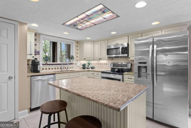 3865 Mabry Road NE, Roswell, GA 30075