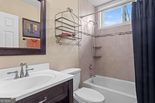 3865 Mabry Road NE, Roswell, GA 30075