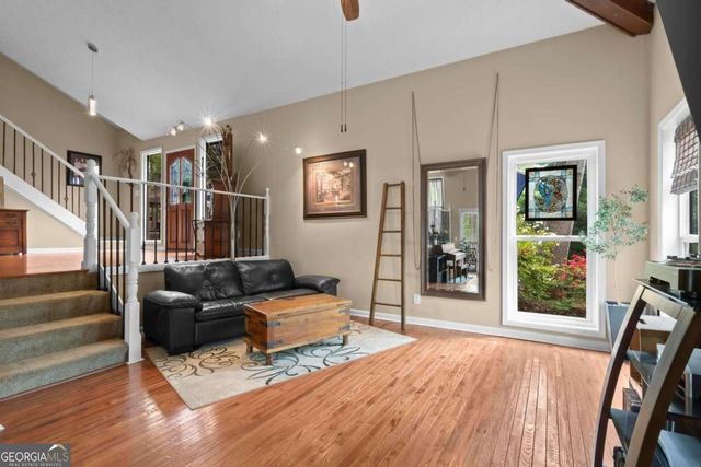 3865 Mabry Road NE, Roswell, GA 30075