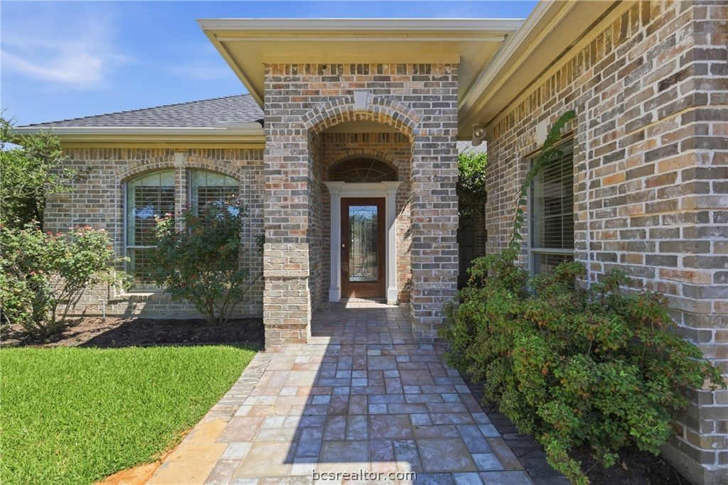 4920 Fairfield Court, Bryan, TX 77802 — photo 2