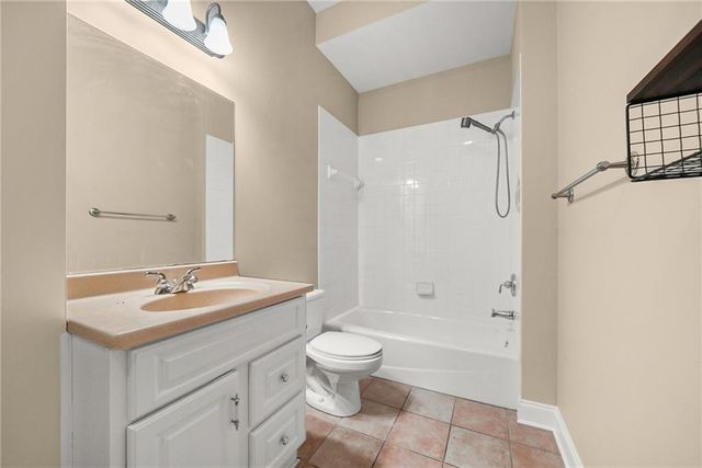 225 Lake Summit View, Atlanta, GA 30342