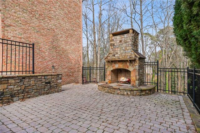 225 Lake Summit View, Atlanta, GA 30342
