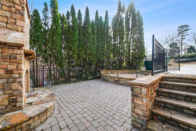 225 Lake Summit View, Atlanta, GA 30342