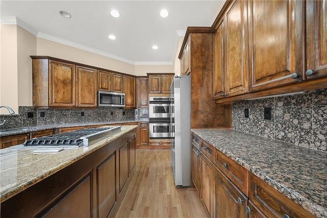 225 Lake Summit View, Atlanta, GA 30342