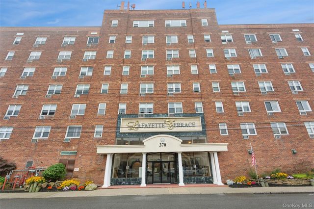 370 W Broadway 1D, Long Beach, NY 11561