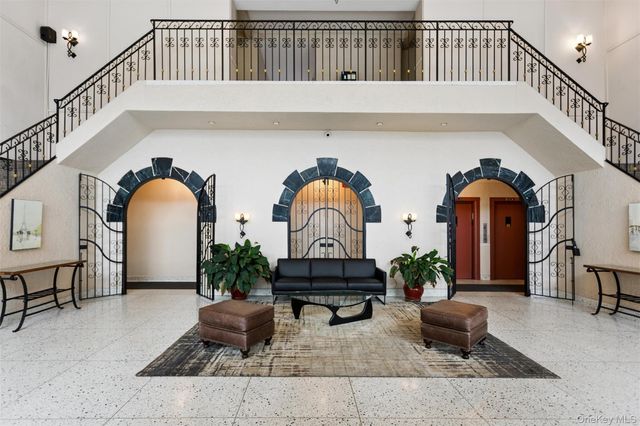 370 W Broadway 1D, Long Beach, NY 11561