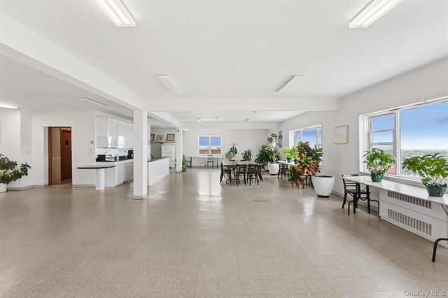 370 W Broadway 1D, Long Beach, NY 11561