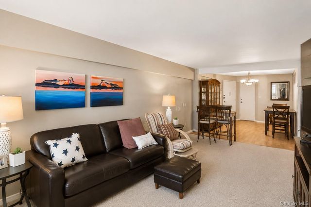 370 W Broadway 1D, Long Beach, NY 11561