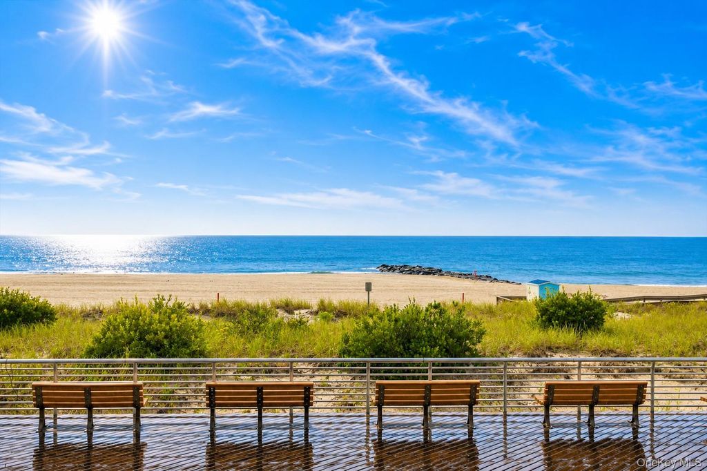 370 W Broadway 1D, Long Beach, NY 11561 — exterior